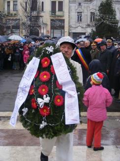 Premieră de Ziua Naţională: Jerbă de flori din partea Partidului Comuniştilor din România 